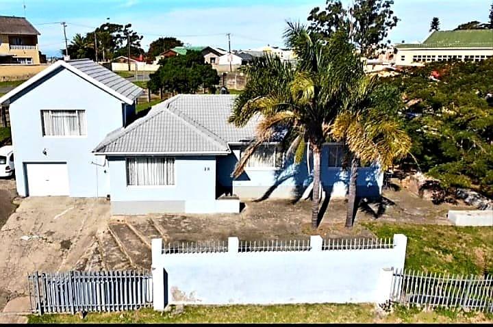 4 Bedroom Property for Sale in Amalinda Eastern Cape